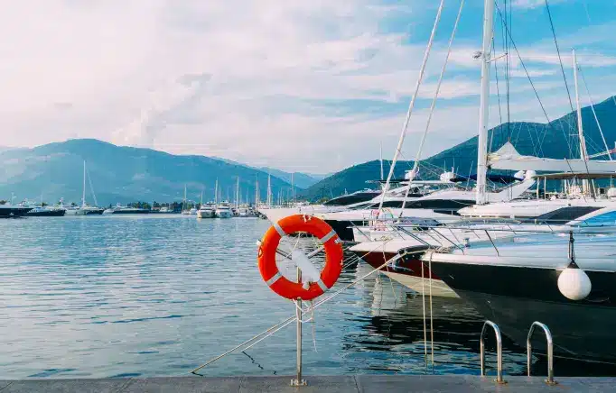 Barcos beira mar